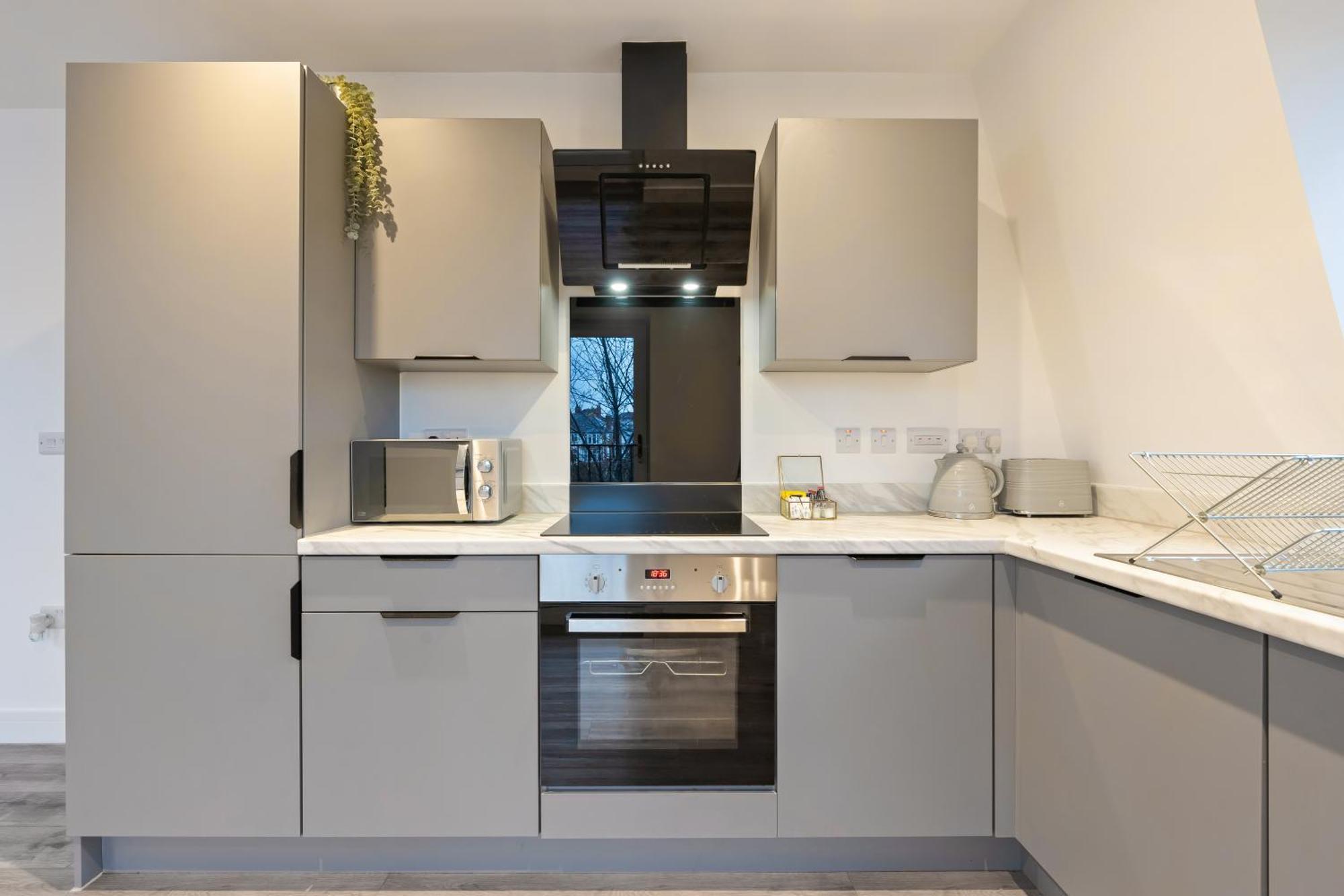 Smethwick Deluxe 2 Bedroom Aparetment - Secure Parking - Balcony - Rated Exceptional - 9Mc Birmingham Exterior photo