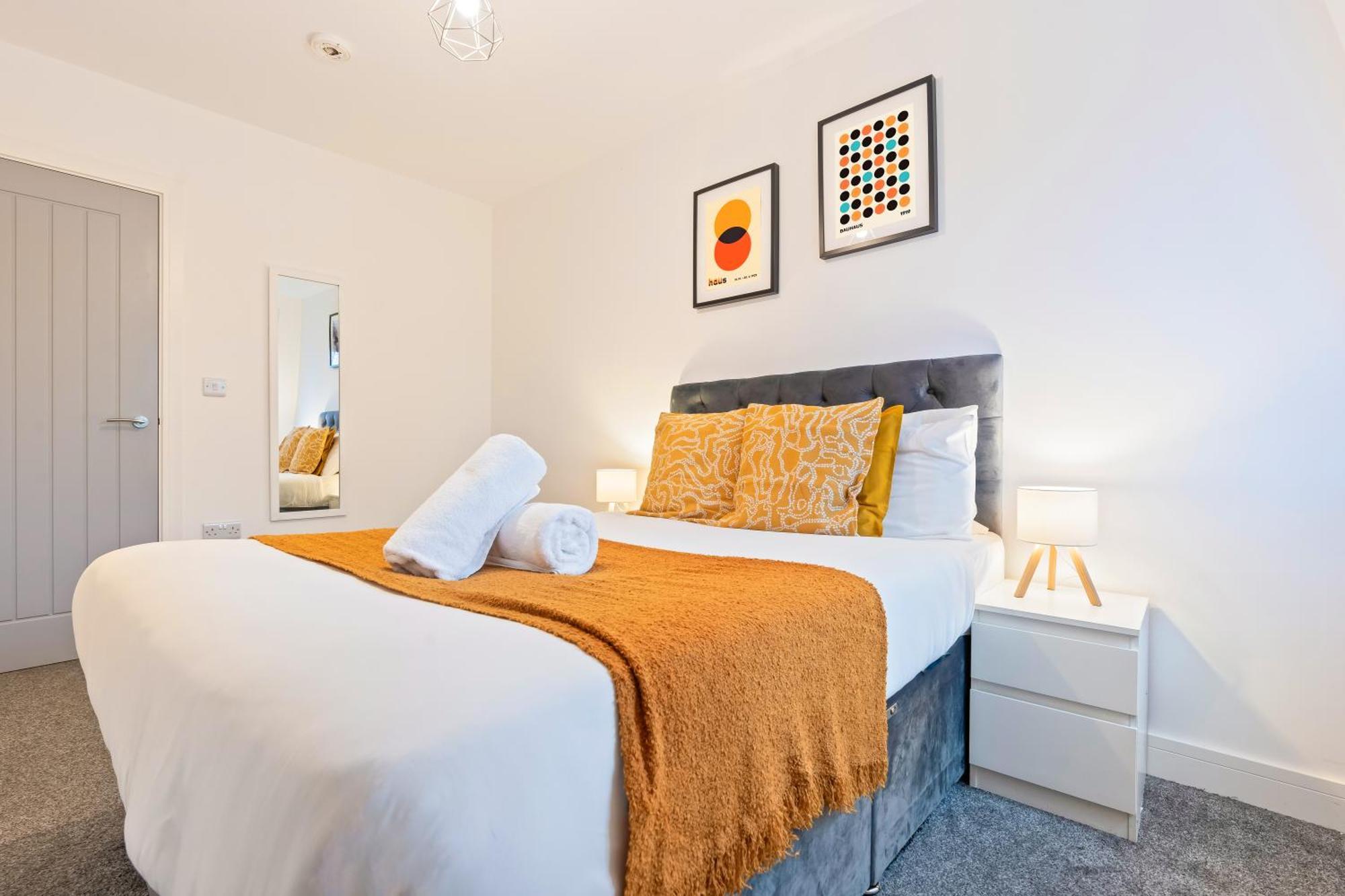 Smethwick Deluxe 2 Bedroom Aparetment - Secure Parking - Balcony - Rated Exceptional - 9Mc Birmingham Exterior photo