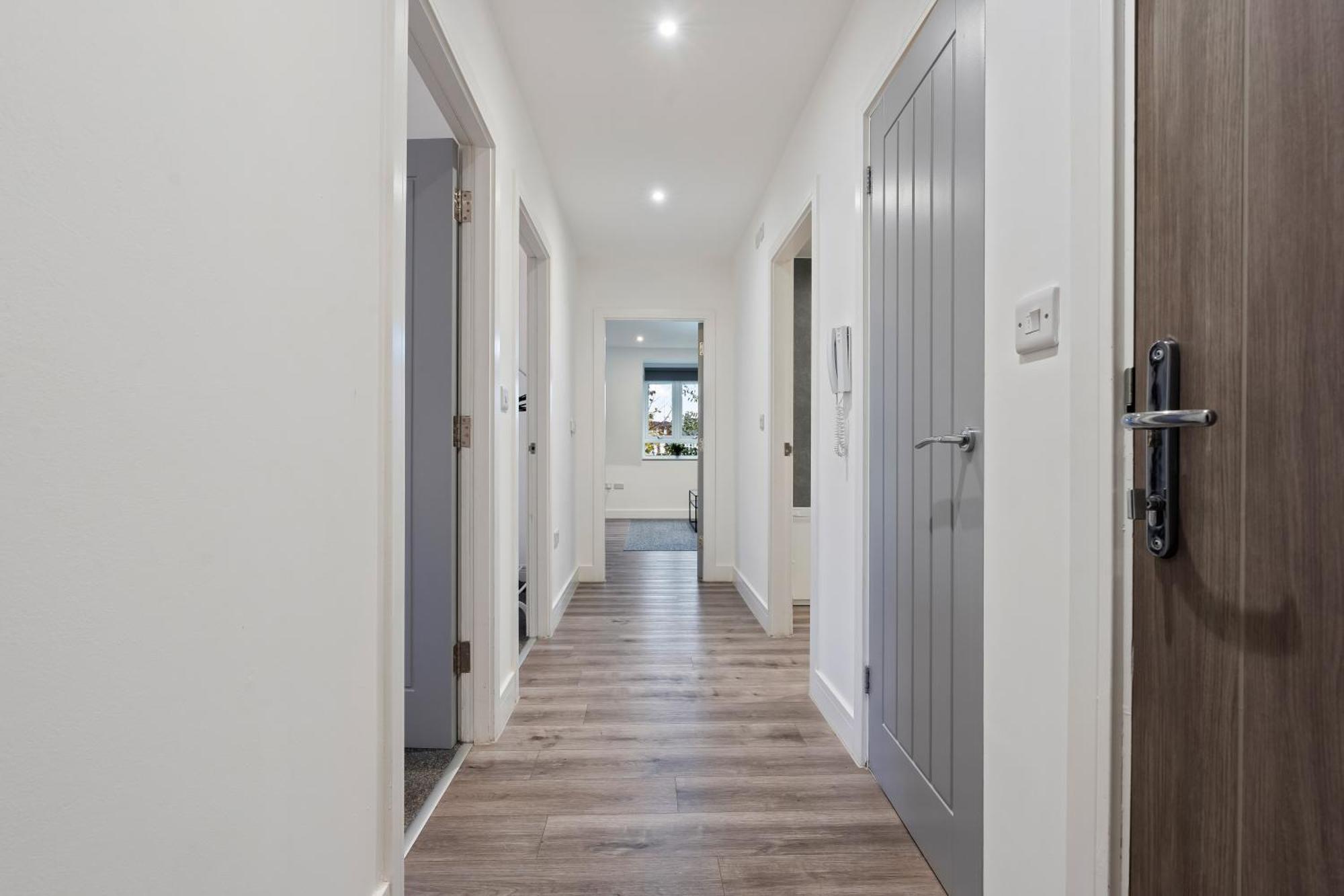 Smethwick Deluxe 2 Bedroom Aparetment - Secure Parking - Balcony - Rated Exceptional - 9Mc Birmingham Exterior photo